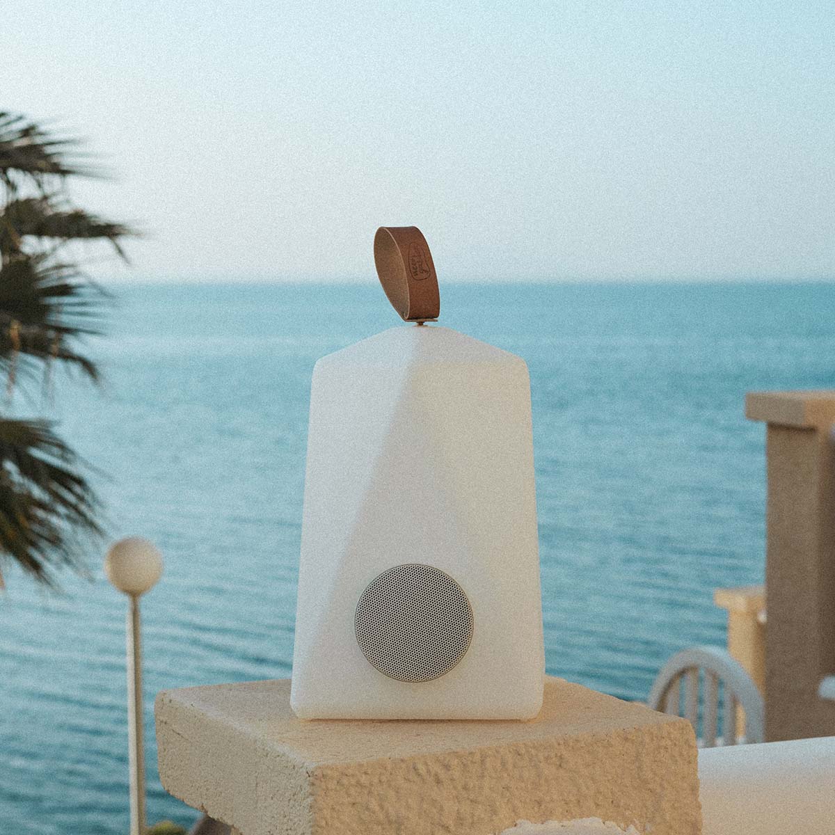 ALTAVOZ PORTÁTIL CON LUZ FARALAY PLAY - Image 4