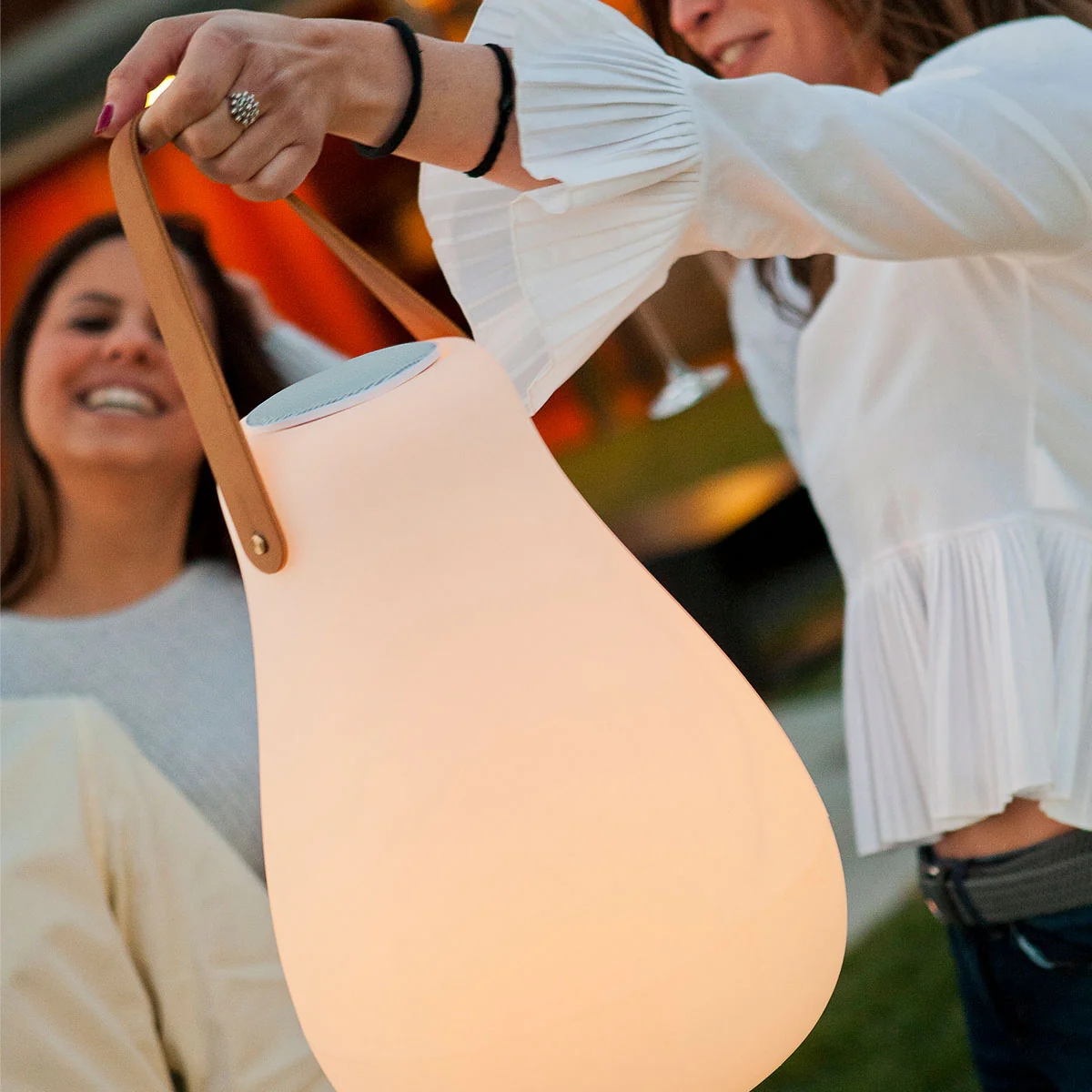 ALTAVOZ PORTÁTIL CON LUZ KURBY PLAY - Image 6