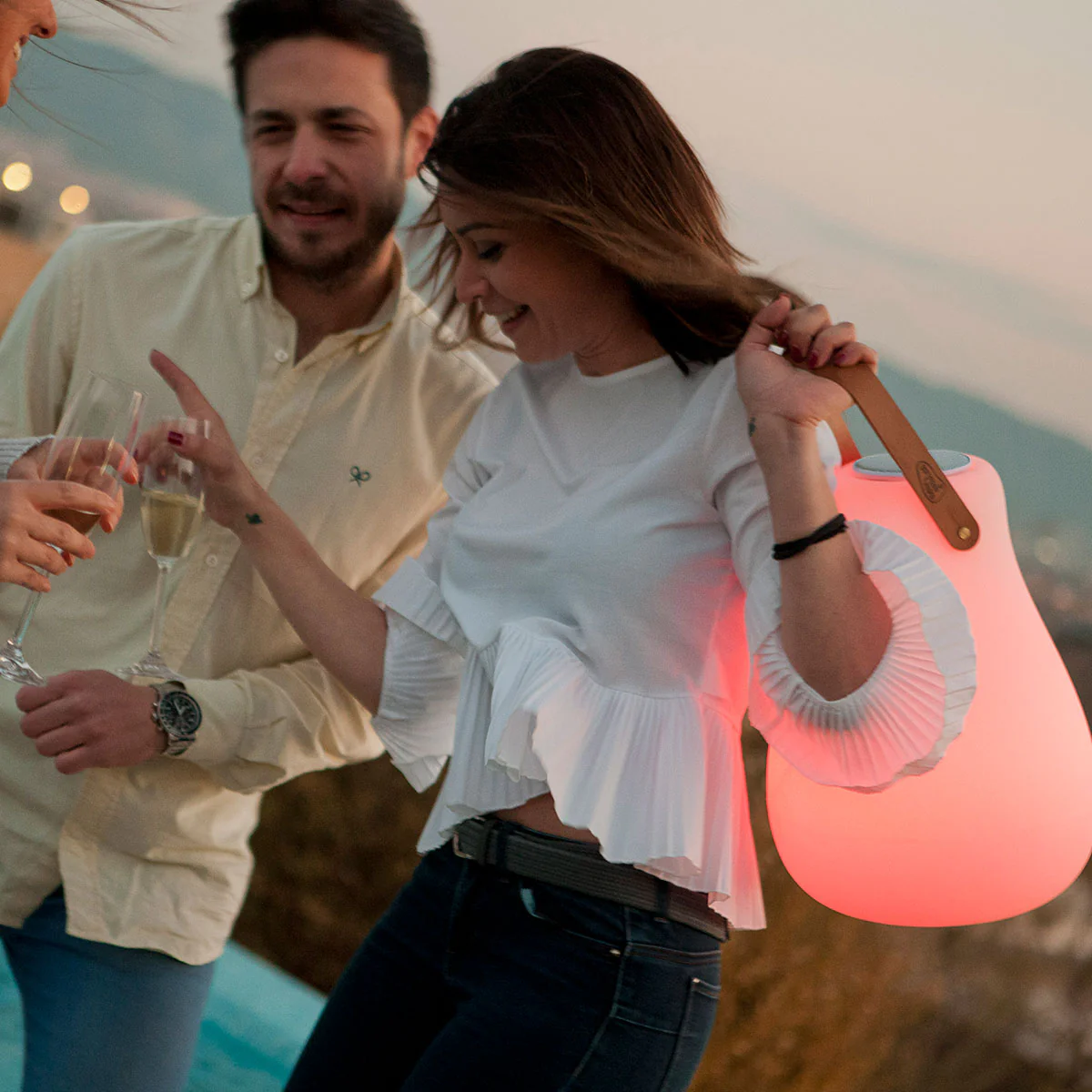 ALTAVOZ PORTÁTIL CON LUZ KURBY PLAY - Image 8