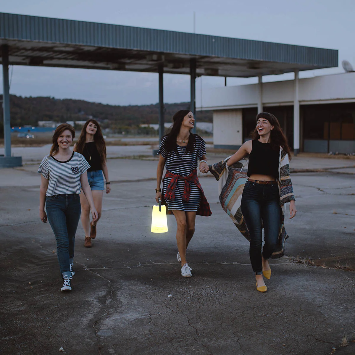 ALTAVOZ PORTÁTIL CON LUZ NÓMADA PLAY - Image 3