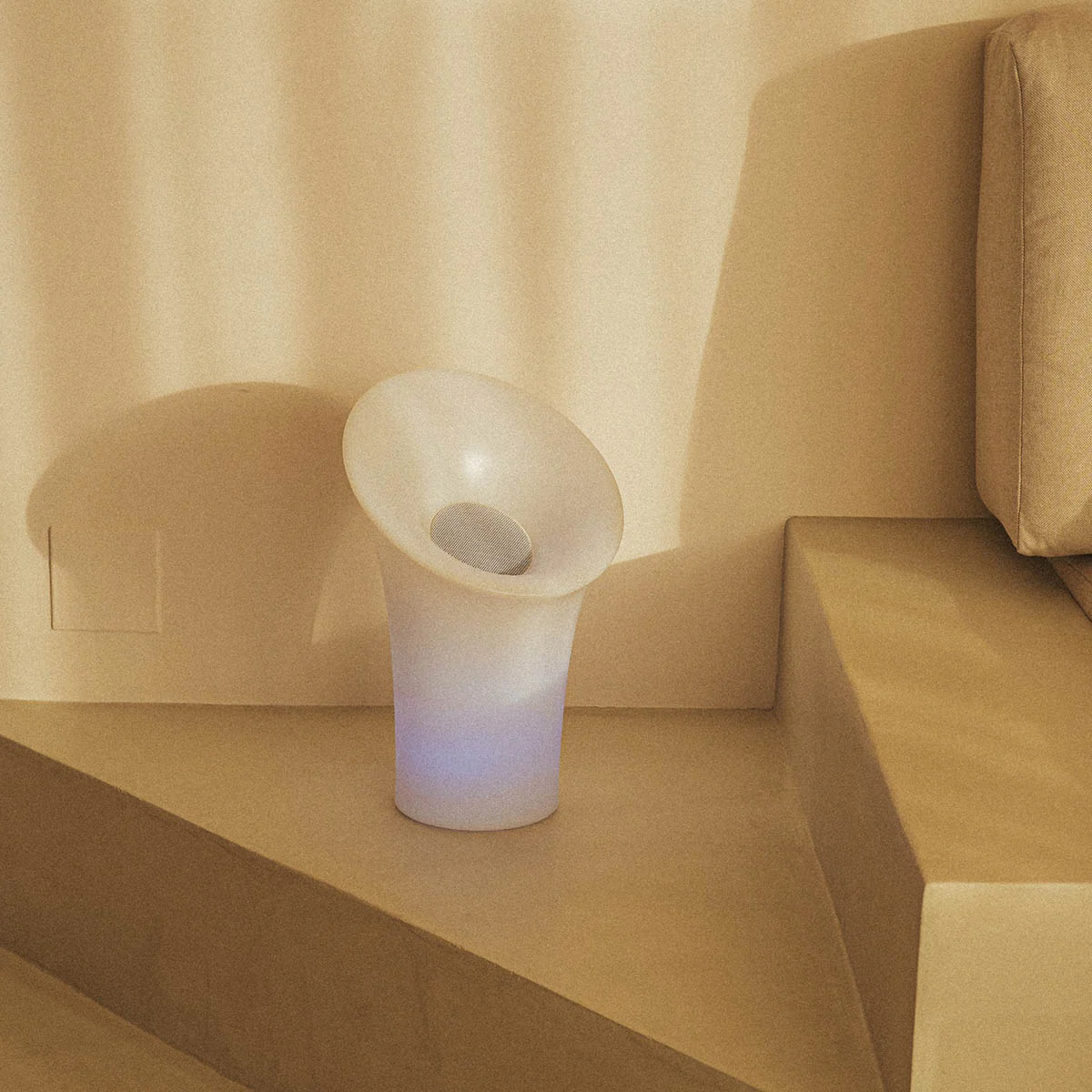 ALTAVOZ PORTÁTIL CON LUZ NIPPER PLAY - Image 4