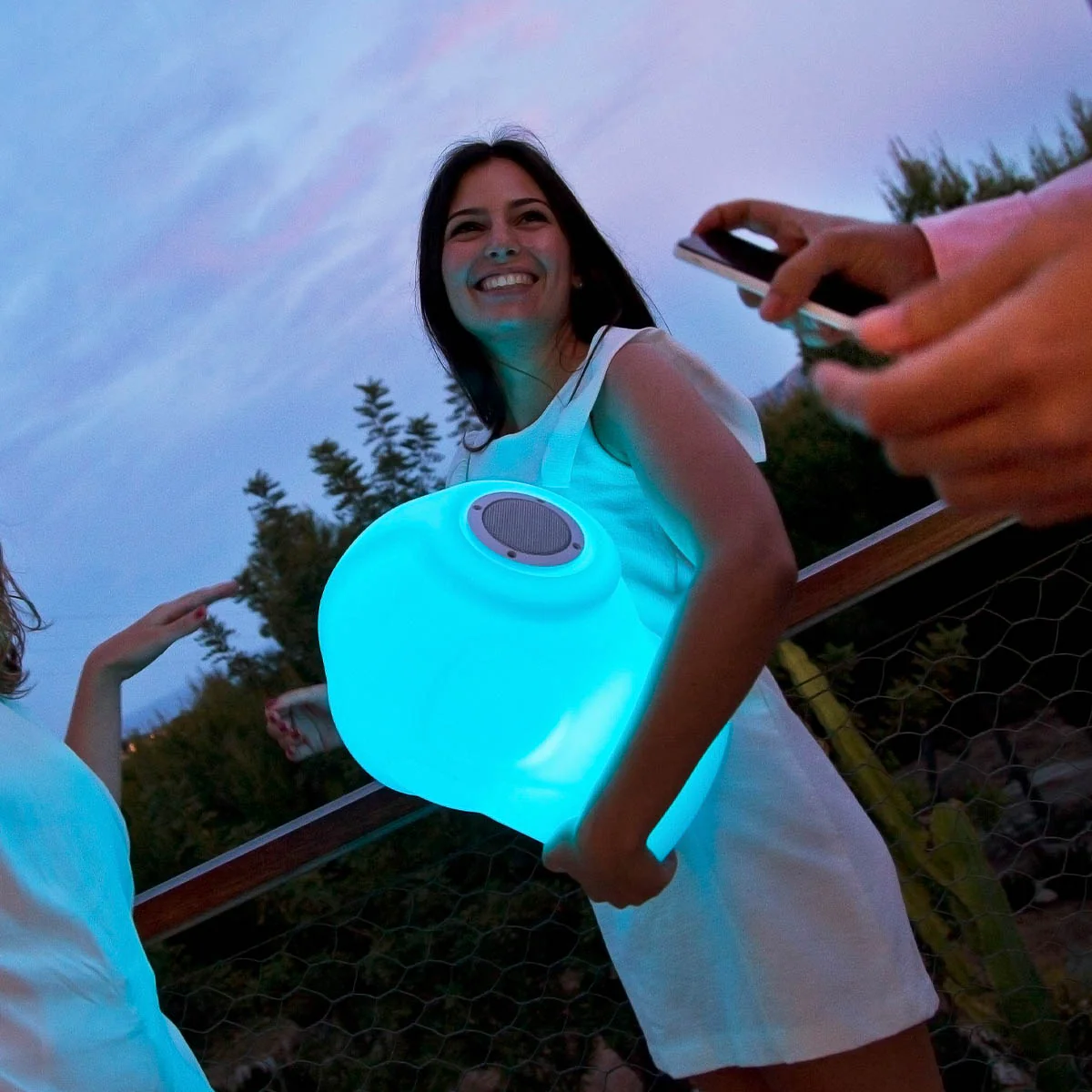 ALTAVOZ PORTÁTIL CON LUZ ROBIN PLAY - Image 3