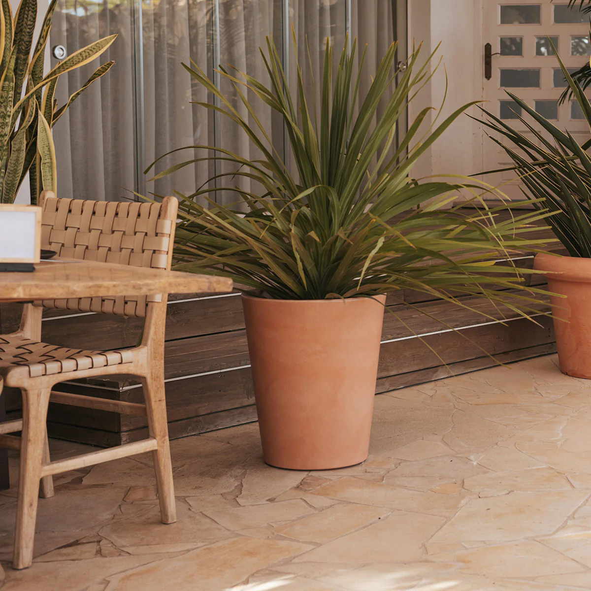 Macetero con acabado rústico GERBERA 50 - Image 11