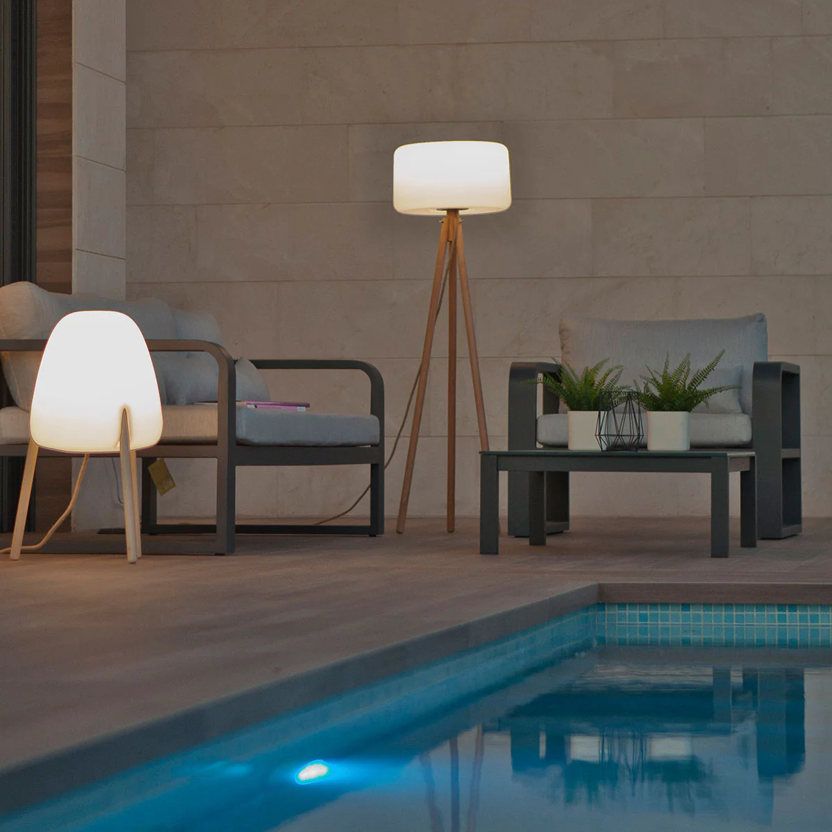 LÁMPARA DE PIE DE DISEÑO CON PATAS DE MADERA CHLOE 140 - Image 7