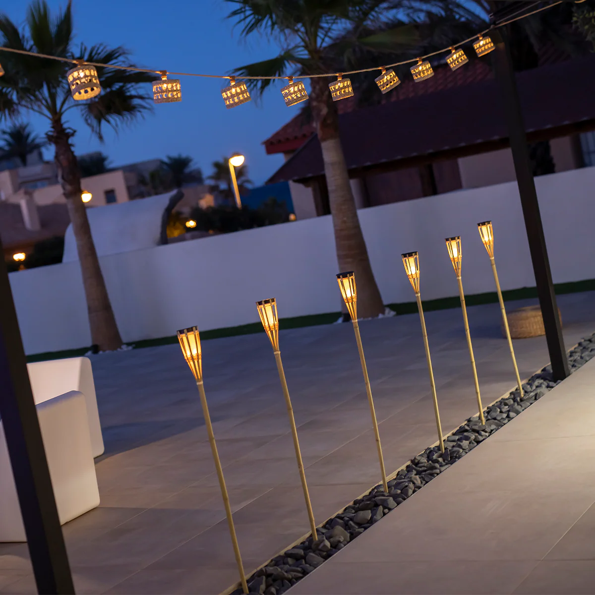 Pica solar para jardín con luz efecto fuego HIAMA (4 unidades) - Image 5